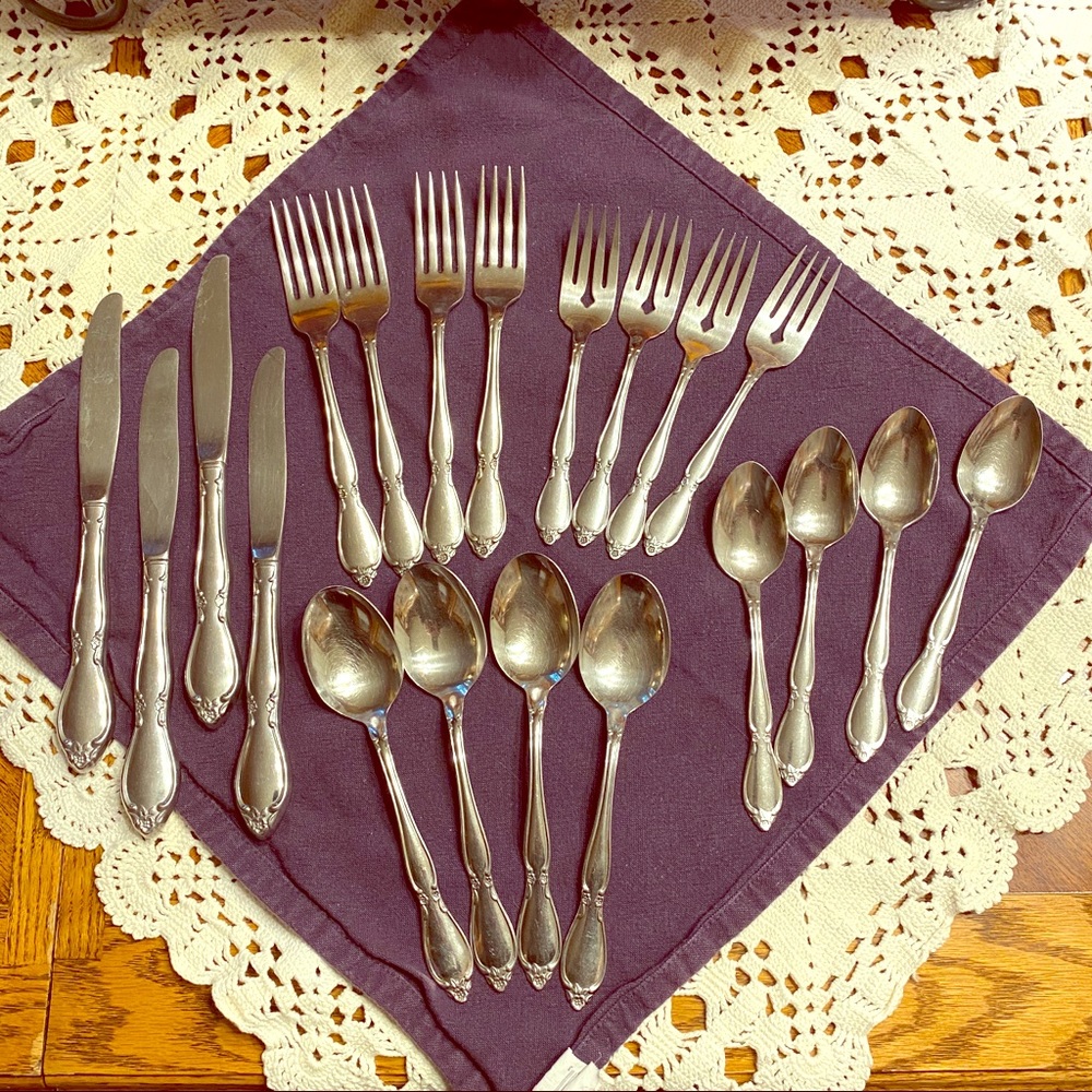 Oneida cutlery - 20 pieces